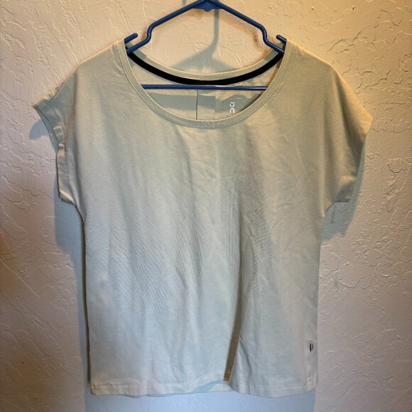 On Running Women’s ON-T Performance Tee Cream Lightweight Minimalist – XS - Picture 2 of 6